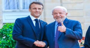 Lula e Macron terão uma série de agendas ambientais, políticas e estratégicas na próxima semana - Foto: Ricardo Stuckert/PR