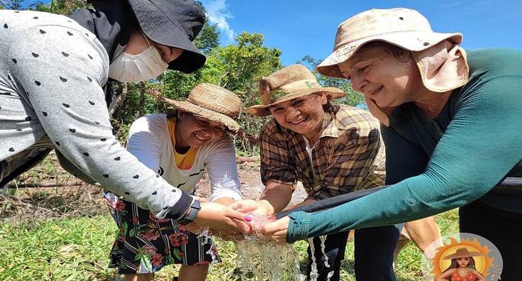 Agricultoras celebram a chegada da água (Iporá, 2022). Foto: Divulgação