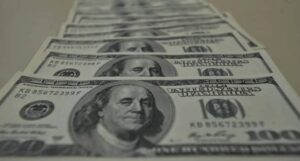 Imposto sobre Grandes Fortunas (IGF) afetaria apenas 65 mil pessoas no Brasil, com previsão de arrecadar de R$ 40 bilhões por ano