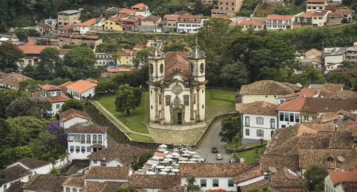 ₢ Reprodução